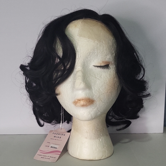 Black Soft Curls Wig - Picture 1 of 8